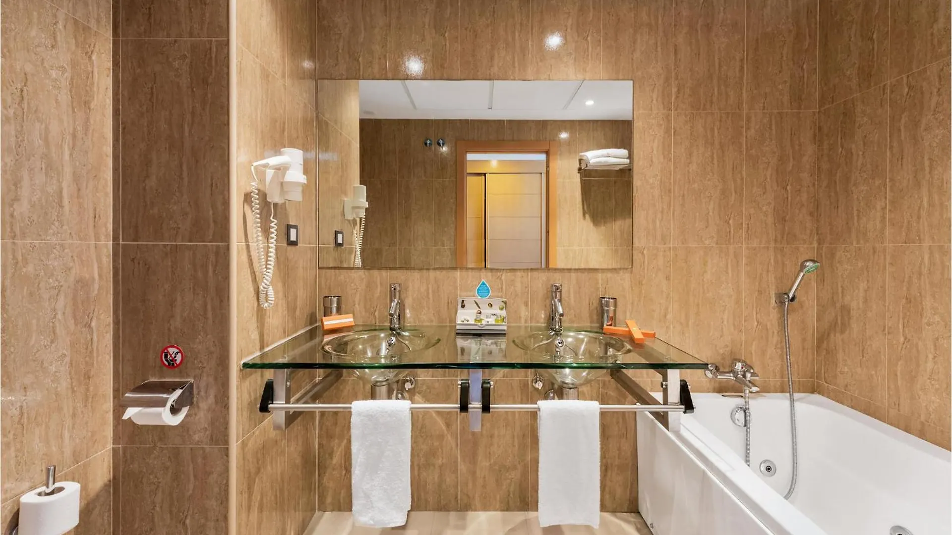 Beautiful Home In Estepona With Wifi Ferienhaus