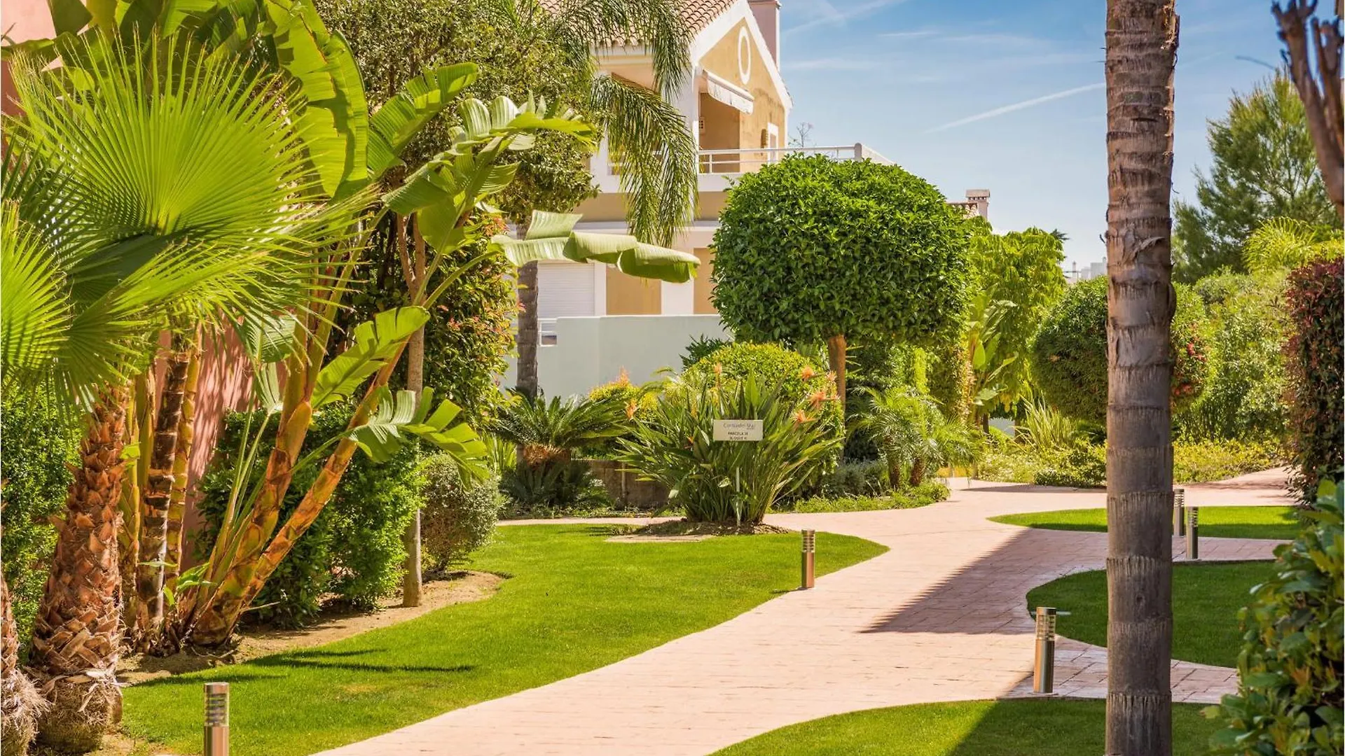 Beautiful Home In Estepona With Wifi
